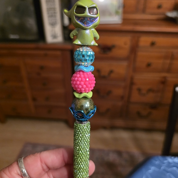 Nightmare Before Christmas Full Rhinestone Pens - Picture 6 of 10
